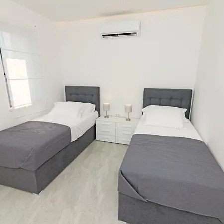 Kuca Za Odmor Laura Villa *