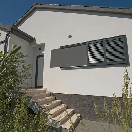 Kuca Za Odmor Laura Villa