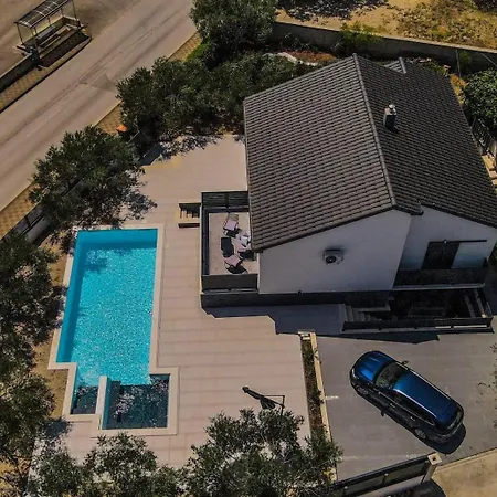 Kuca Za Odmor Laura Villa *